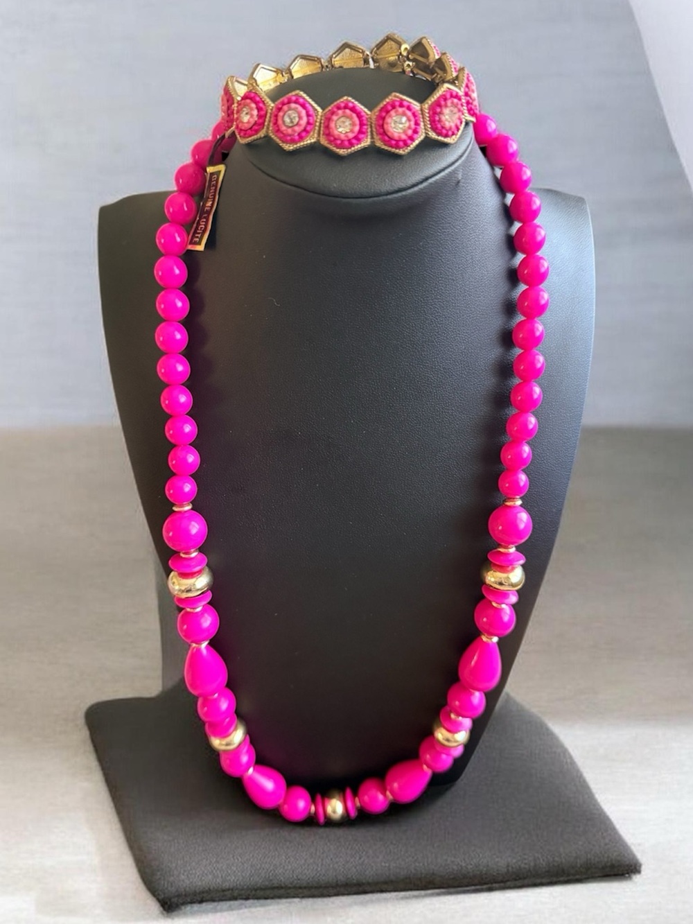 Vintage Korean lucite Hot Pink Beaded Necklace with Gold Accents